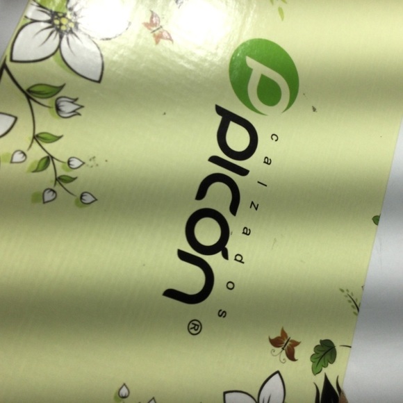 Calzados Picon Flat Sandals Mustard Leather Sz 6.5 - Picture 9 of 10